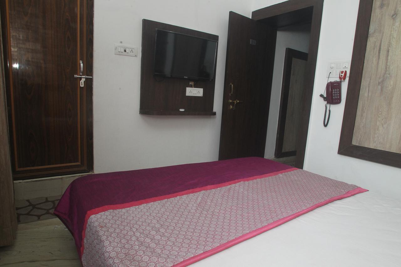Alakhnanda Guest House Варанаси Экстерьер фото