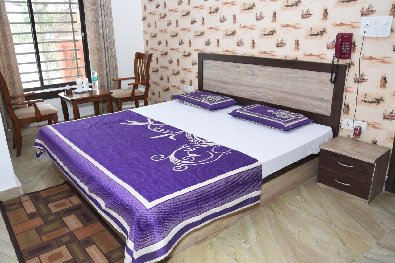 Alakhnanda Guest House Варанаси Экстерьер фото