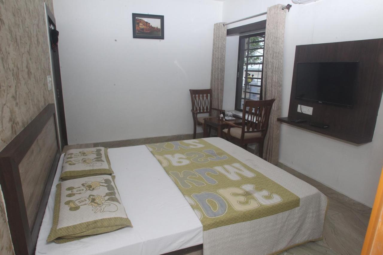 Alakhnanda Guest House Варанаси Экстерьер фото
